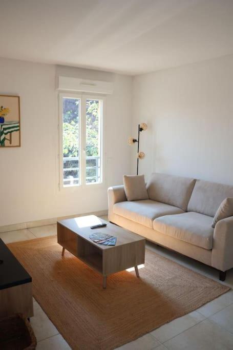 Suberbe Appartement Climatise Avec Terrasse Saint-Raphaël Exterior foto